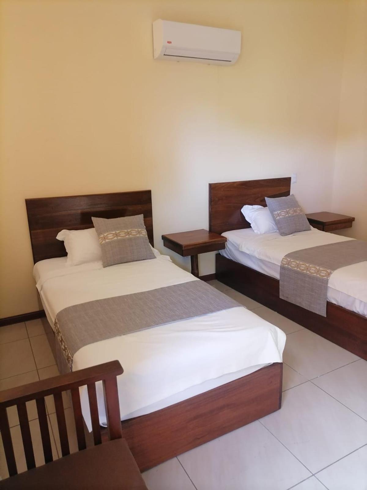 Villa Garita Inn Bagian luar foto