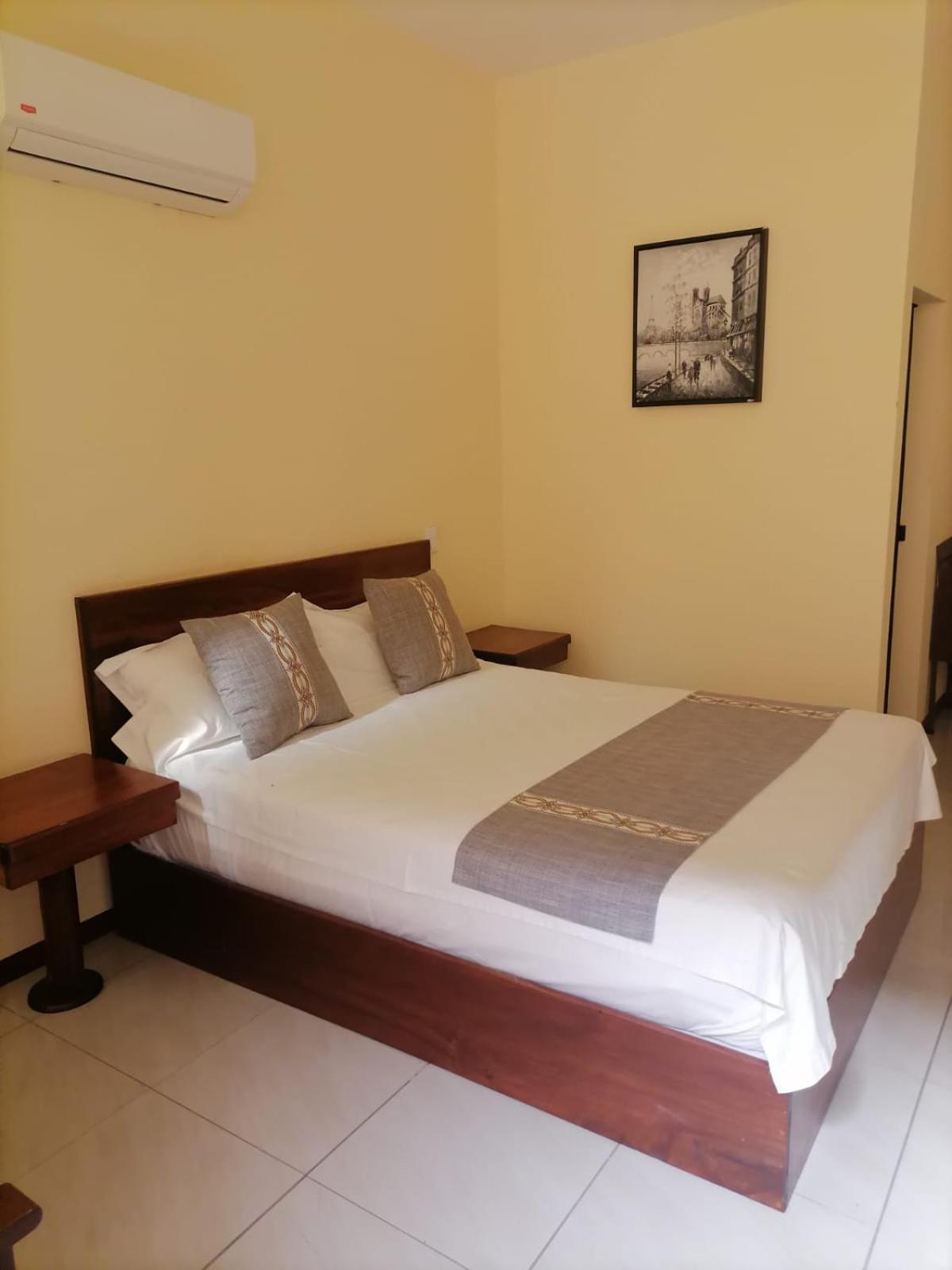 Villa Garita Inn Bagian luar foto